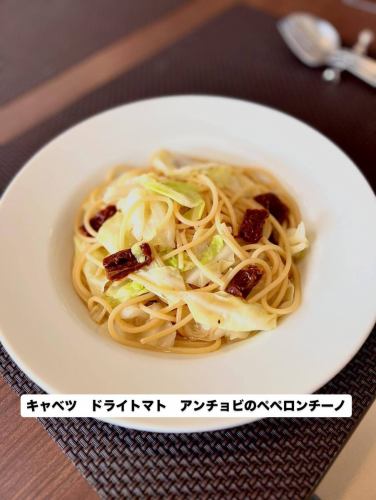 今後変更する内容です

苦手食材などがあれば抜いたり変更するなどもできますので相談してください

ディナータイムの食事のラストオーダーは閉店時間の1時間前です

空気読んで少し🤏早く閉める時もあるので心配な方は予約か電話確認してもらえると助かります

ランチタイムはゆっくりしてもらいたいので1回転で2時間は席キープできます

木曜日だけランチタイムの15:30の閉店時間は固定なのでご了承ください

来店　予約お待ちしています

電話は営業時間内につながります　朝は8:00からつながりますが留守電になっていたらお店にいないので買い出しに出ています

ネット予約ならプロフィールからリンクをポチッとするとすぐに予約できます　24時間いつでも予約できます

#リーヴルディマージュ
#名古屋市天白区原
#名古屋市
#天白区
#天白区原
#天白区フレンチ
#天白区ビストロ
#天白区ケーキ屋
#天白区パティスリー
#天白区ランチ
#天白区ディナー
#天白区グルメ