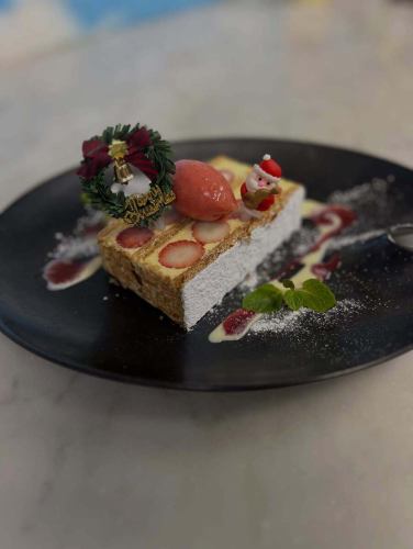 お値打ちでボリューム満点のフランス料理店

リーヴルディマージュです。

今日　明日は連休です。

お席ですが26日のディナーはネット予約は終了しました。

電話予約でしたら受付できる席もあります。

その他の日も埋まりつつある日もありますのでお早めのご予約をお勧めしています。

リーヴルディマージュはご予約無くてもお食事出来る天白区のフランス料理店です。

天白区にお越しの際は是非お立ち寄りください。

皆様のご来店心よりお待ちしております。

#リーヴルディマージュ
#名古屋
#天白区
#天白区原
#天白区グルメ
#天白区ランチ
#天白区ディナー
#天白区フレンチ
#天白区ビストロ
#天白区ケーキ屋
#天白区パティスリー
#ナポレオンパイ
#クリスマス
#クリスマスケーキ
#クリスマスコース