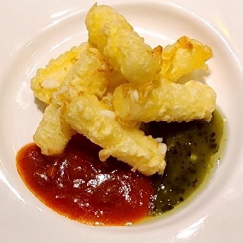 モッツアレラチーズの天婦羅　トマトとバジル