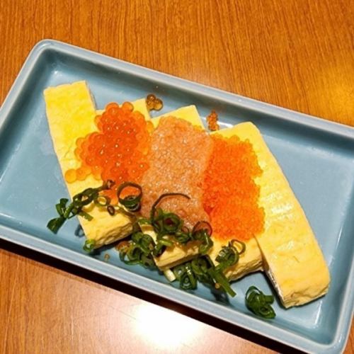 だし巻き玉子　彩り卵のせ