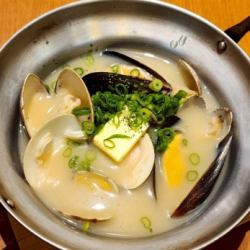 貝の味噌バター蒸し