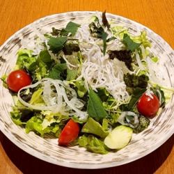 釜揚げしらすと大根の梅しそサラダ