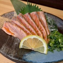 サーモンの藁焼き　塩とポン酢で