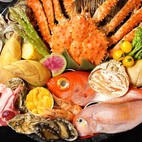 鮮度にこだわり、旬の魚を使用した海鮮料理が楽しめる