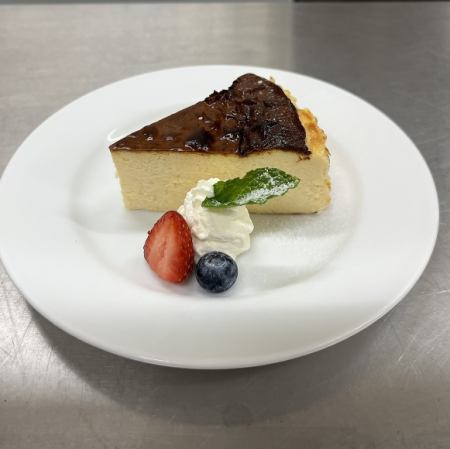 自家製バスクチーズケーキ