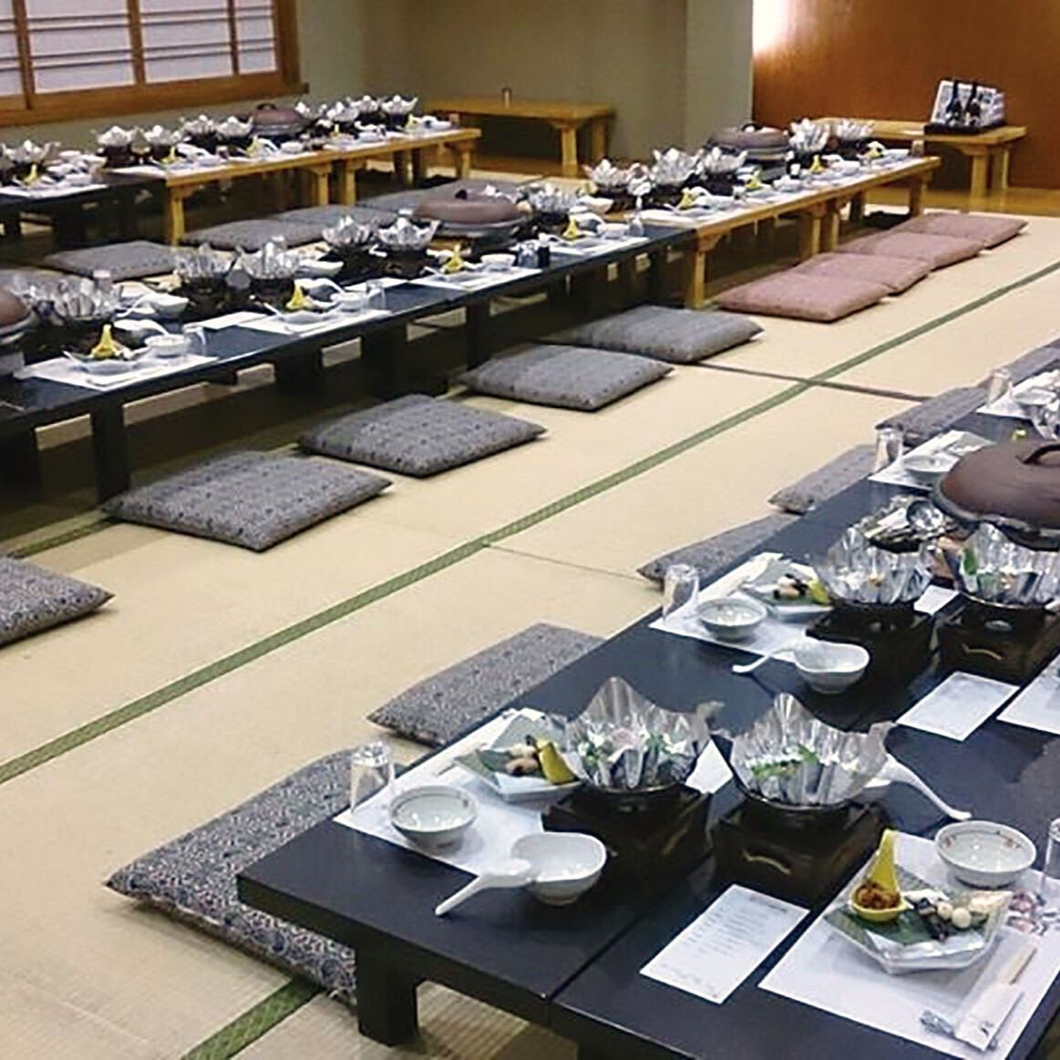 最大100名様までご利用可能です。特別なお時間を当店で。