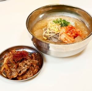 Cold noodles and grilled short ribs