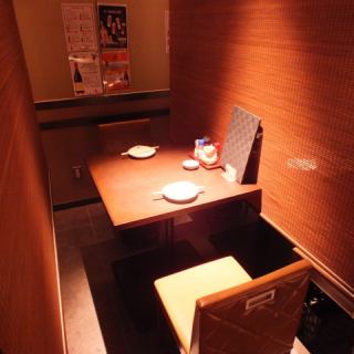 2名様にもおすすめのテーブル席あります