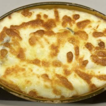 牡蠣と季節野菜のマカロニグラタン