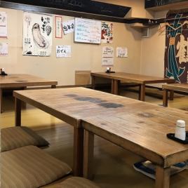 6人用のお席は2卓ご用意ございます。ご宴会など人数によって調整可能です！