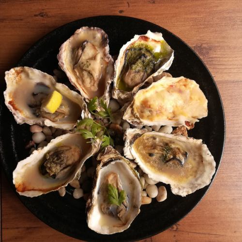 Assortment of 10 kinds of grilled oysters