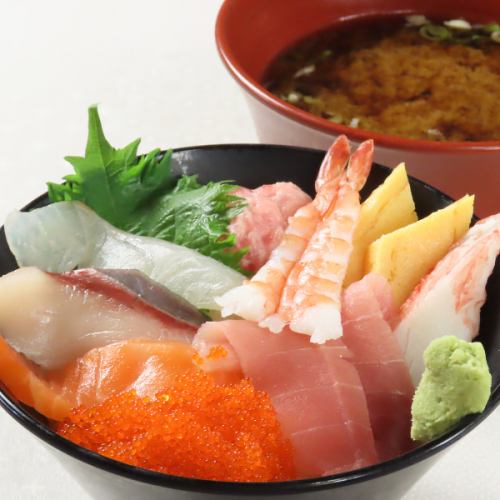 日替わり海鮮丼が人気！