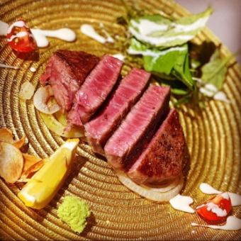 [For an anniversary with your loved one...] 8 exquisite courses including the finest chateaubriand and spiny lobster for 12,000 yen