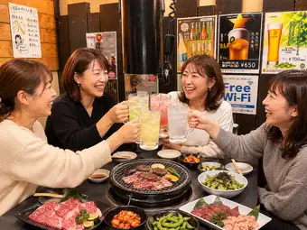 【闺蜜聚会及妈妈聚会的完美之选】来体验我们的女士烤肉套餐（120分钟无限畅饮），一边享用美味烤肉，一边畅聊人生，仅需5000日元。