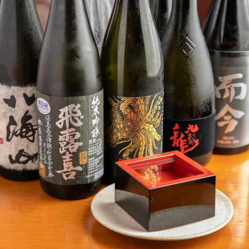 A variety of carefully selected sake, whiskey, and shochu that go well with the dishes