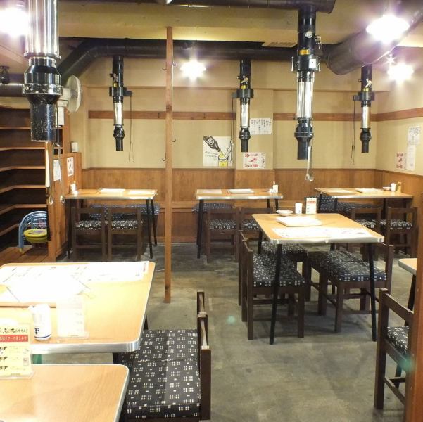 易于使用的桌椅。我们可以满足各种场合的需求!推荐与朋友或家人一起用餐的座位。