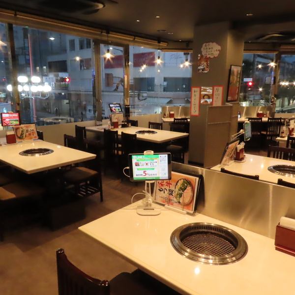 【大人数宴会・予約OK！】大口の予約も承っており、20名様から40名様までのご宴会利用も可能です★広々とした店内は、歓送迎会や誕生日のお祝い、同窓会など、さまざまなシーンでのご利用にぴったりです。各種宴会プランもご用意しておりますので、お気軽にお問い合わせください！