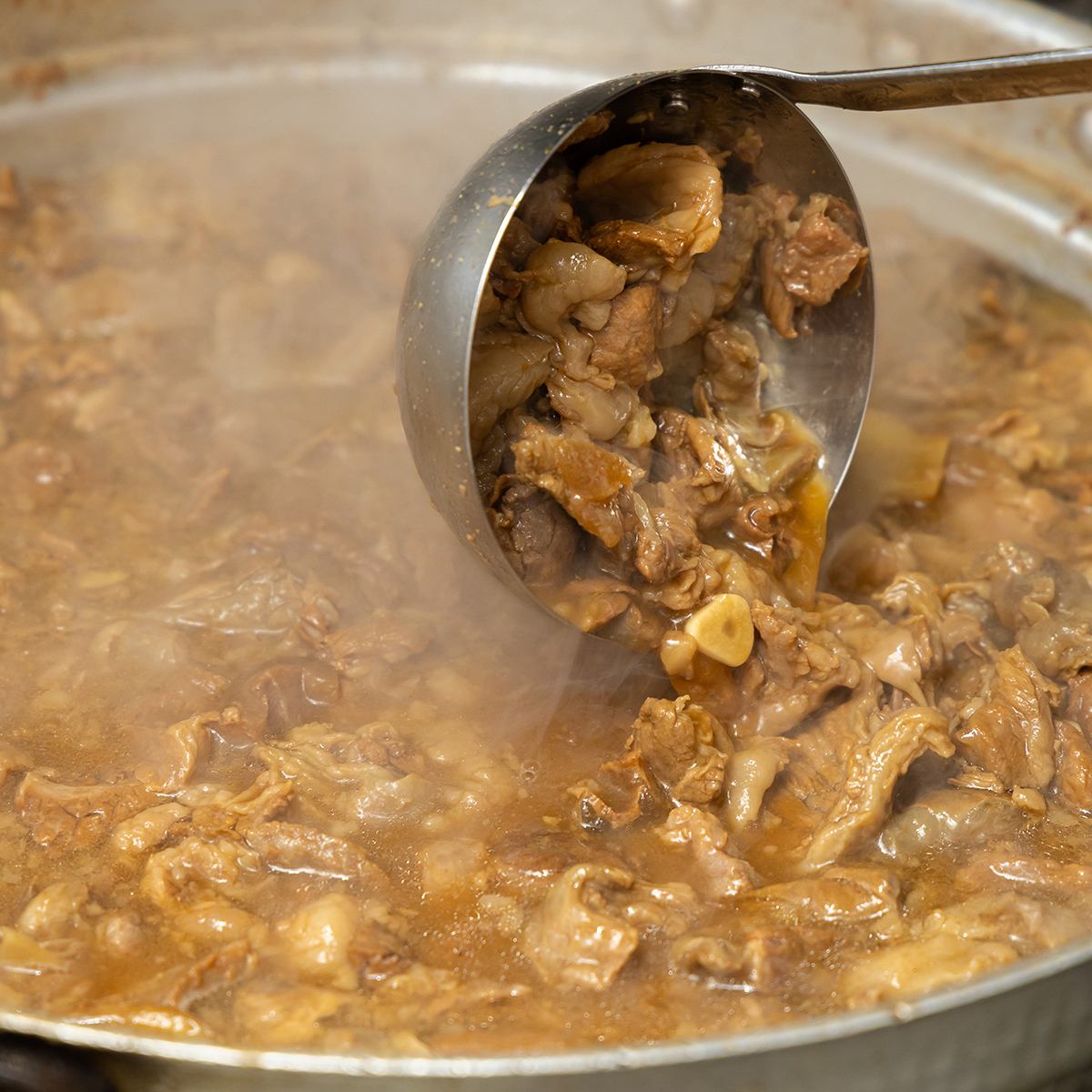 日本酒にあう肉料理もご用意。