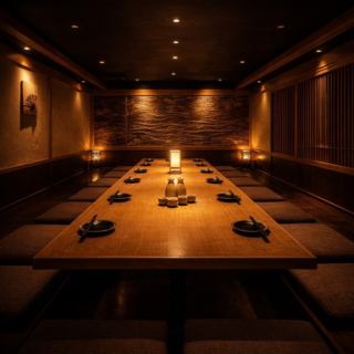 飲み会,女子会,ママ会,合コンにピッタリ♪間接照明がやさしく照らす個室は雰囲気が和む寛ぎの個室空間♪名様～団体様まで完全個室席を完備♪プライベートにしっとりともお過ごしいただける、和基調のお部屋。