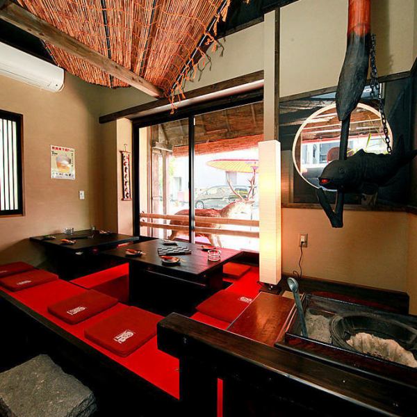 [Atmospheric first floor] We have counter seats and sunken kotatsu seats on the first floor! You can see the grill from the counter seats, and enjoy the lively atmosphere with all your senses.This seating is also recommended for dining while sightseeing.