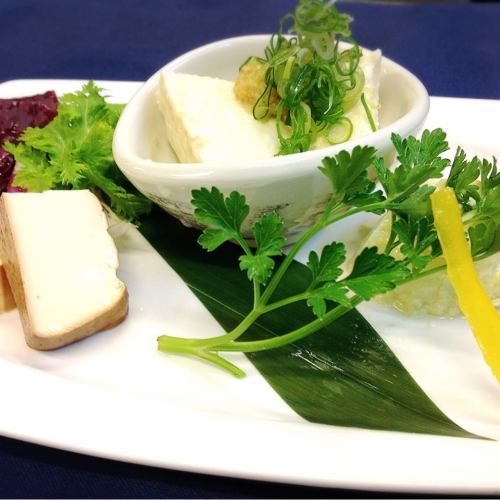 彩り豆腐の三種盛り