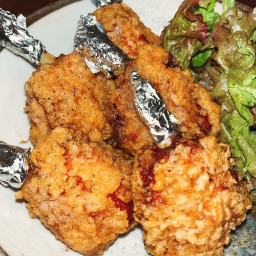 Deep-fried chicken wings