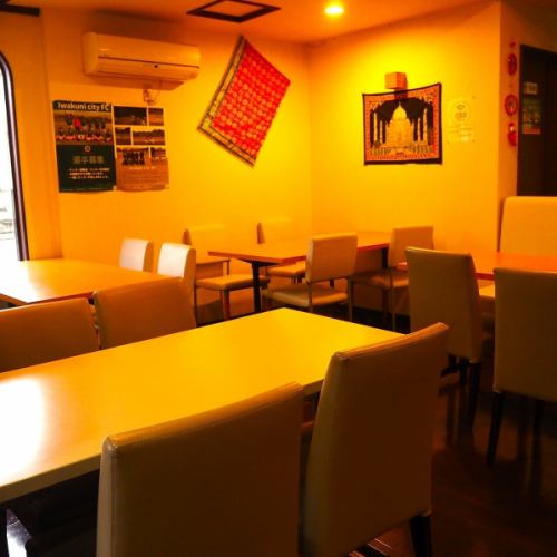 宴会可能な広い店内