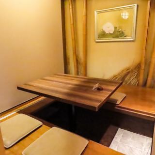 落ち着いた掘りごたつのお席です