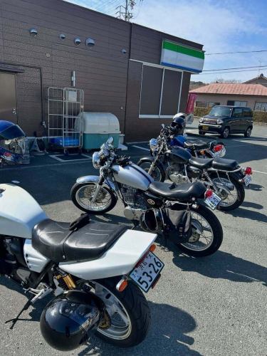 这次我们去稻佐町奥山的野木荞麦面神屋进行荞麦面之旅。
荞麦面很好吃，但味噌田乐也很好吃。