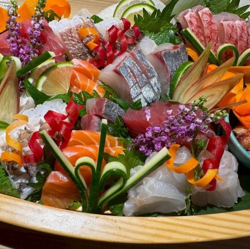 【豪華】新鮮鮮魚の豪華船盛　～当日の仕入れによって内容は変更致します～