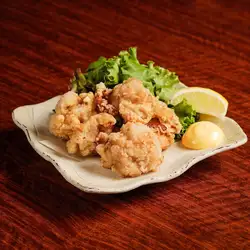 　当店自慢の若鶏唐揚げ