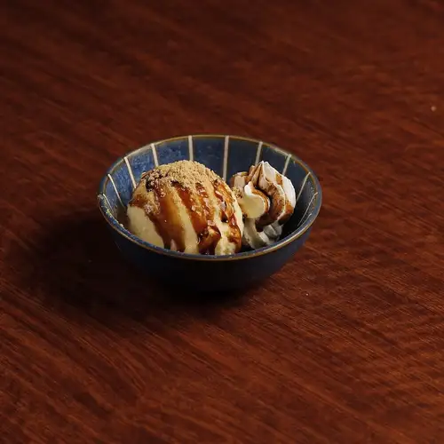 검은 꿀 콩가루 아이스