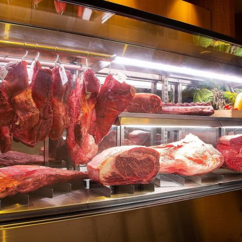 【黒毛和牛】食通を唸らせる特注セラーの熟成肉