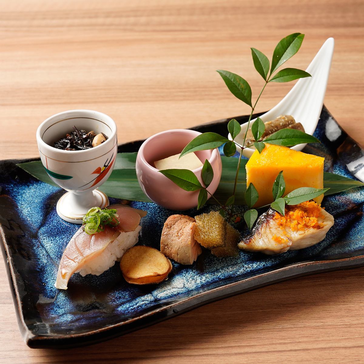 We offer seasonal dishes as well as sake and shochu.