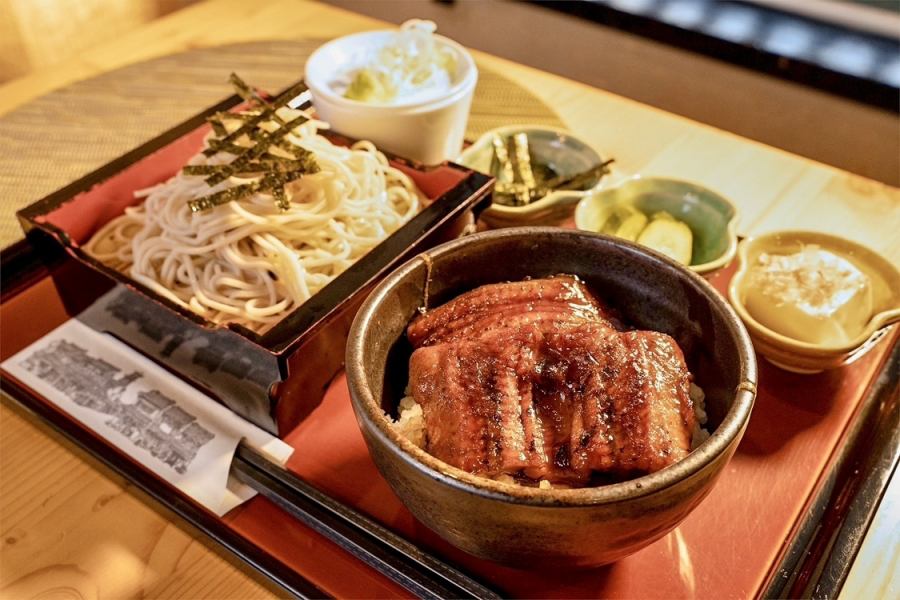 セットでご提供しています！食べ方はお好みでお召し上がりください♪　【数量限定　うなぎ飯　2600円】