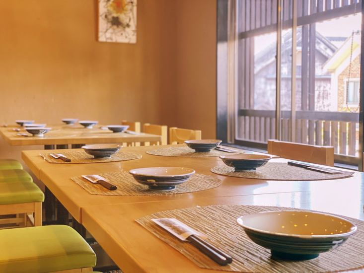 和モダンな雰囲気の店内で、お蕎麦と鰻を贅沢にご堪能下さい♪