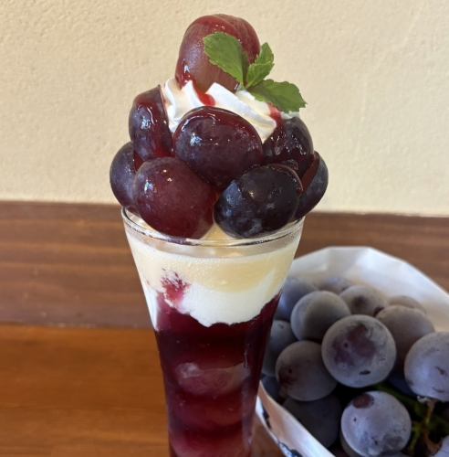 ピオーネパフェ