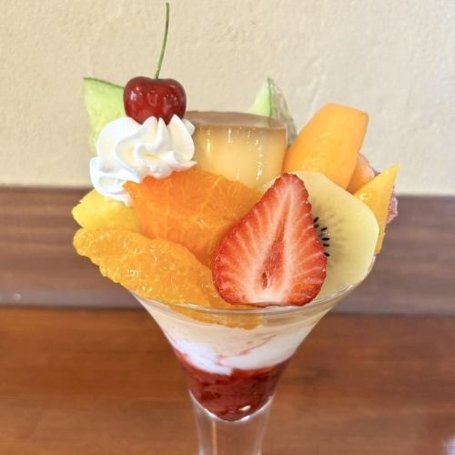 プリンアラモードパフェ