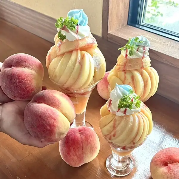 当店看板メニュー！【フルーツパフェ各種◎】