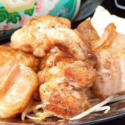 【リピータ―続出】大衆酒場カドヤ名物鉄板ホルモン