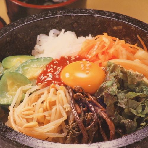 〆に食べたい石焼ビビンバ