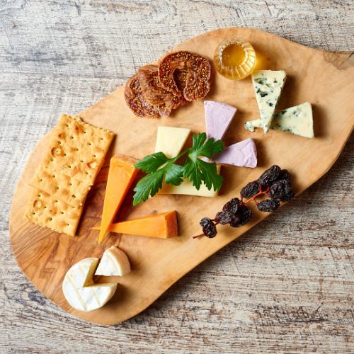 Assorted 5 types of cheese