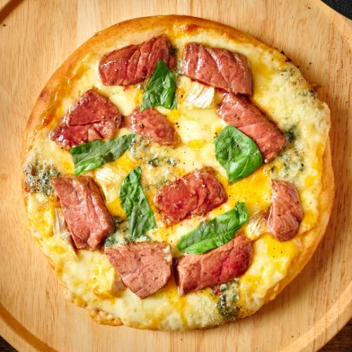 FullMoon Quattro 起司和牛牛肉蘑菇奶油披薩