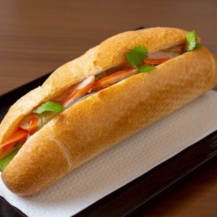 毎日店内で手作り◎焼き立てにこだわるバインミー