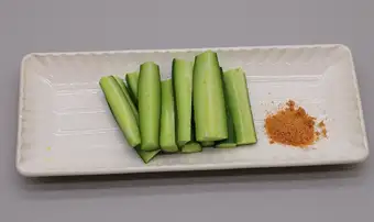 きゅうりスティック ～ベトナムのハオハオ塩添え～