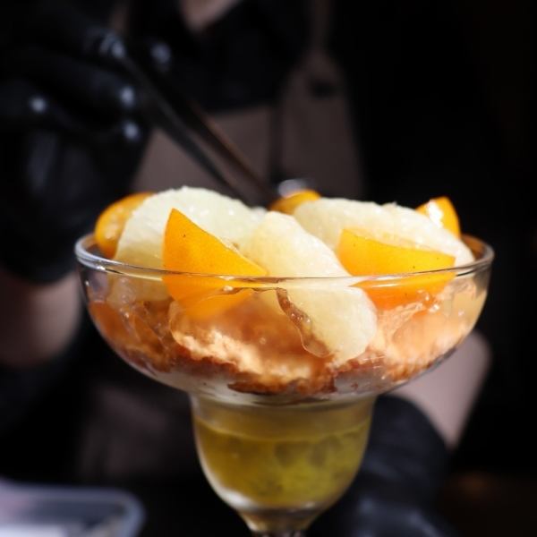 全てがパティシエの手作り、旬のフルーツを使用した NIGHT PARFAIT 魅惑のスイーツ『夜パフェ』