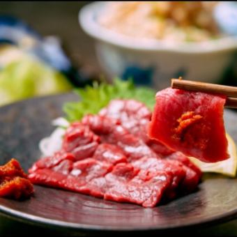 本当に良いコース 会津馬刺し2種盛りと博多もつ鍋味わえるコース 飲み放題付き 7000円