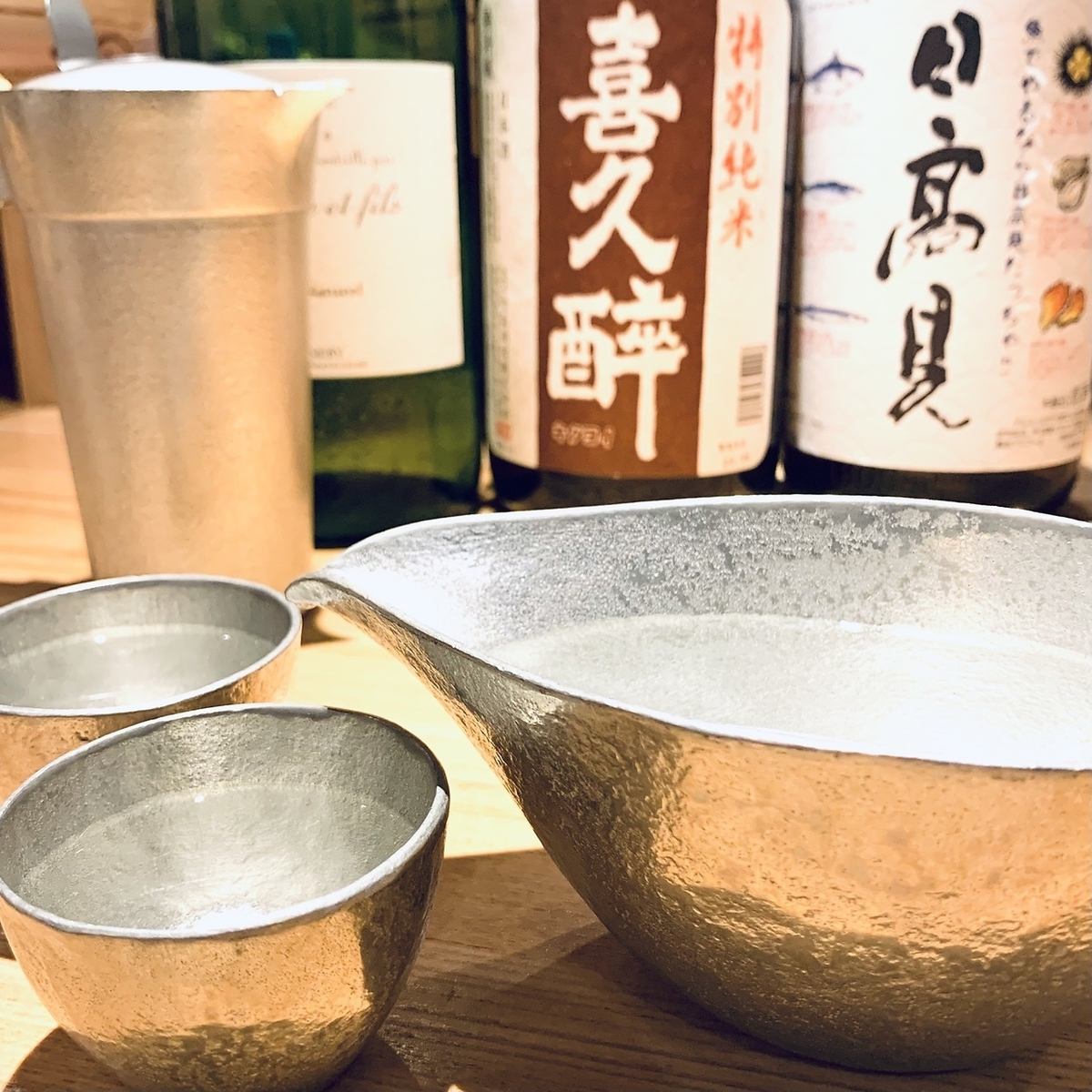 富山県の「能作」、錫(すず)の酒器でワンランク上の味わいを。