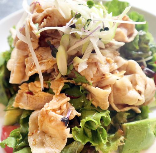 中華風豚しゃぶとアボカドサラダ