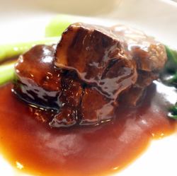 돼지고기 각 익혀(3개)